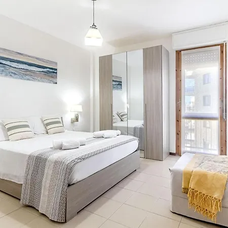 Nuras - Luna Charme House