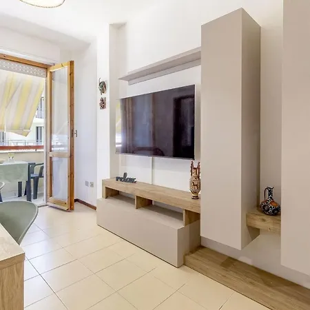 Nuras - Luna Charme House *