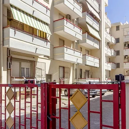 Nuras - Luna Charme House