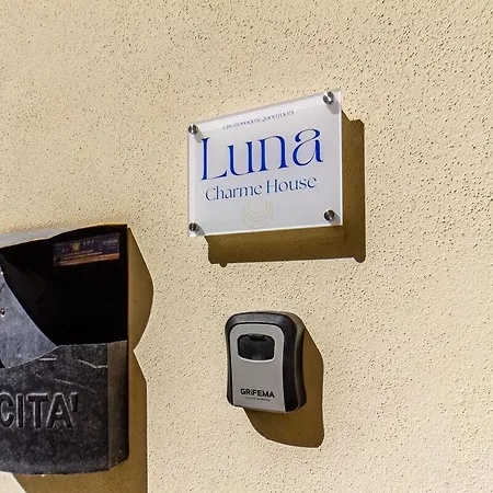 Nuras - Luna Charme House