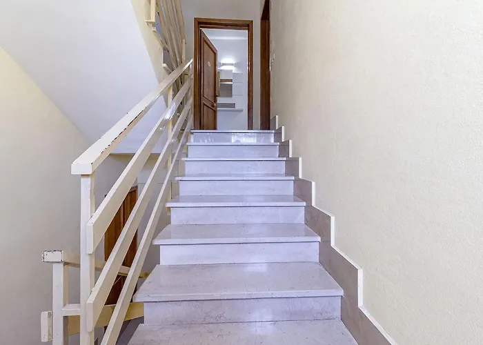 Nuras - Luna Charme House